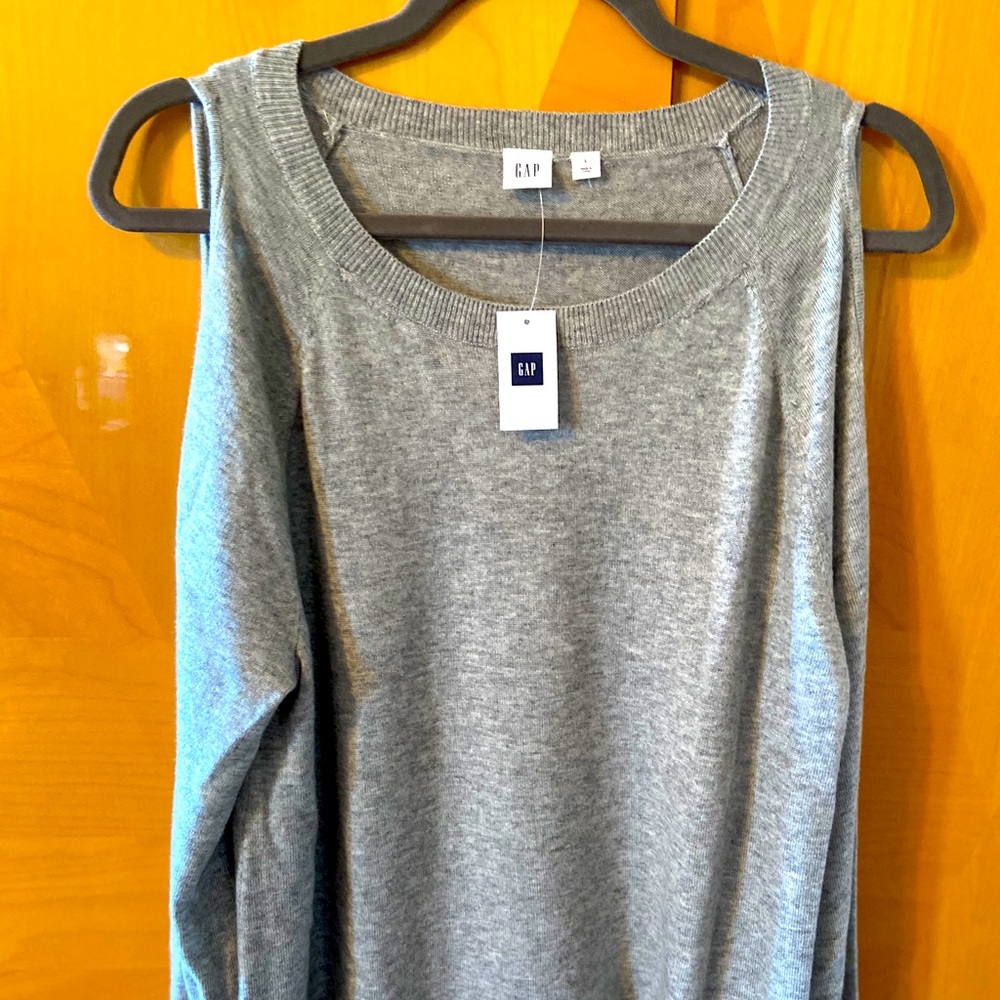 Cold shoulder gray Gap sweater